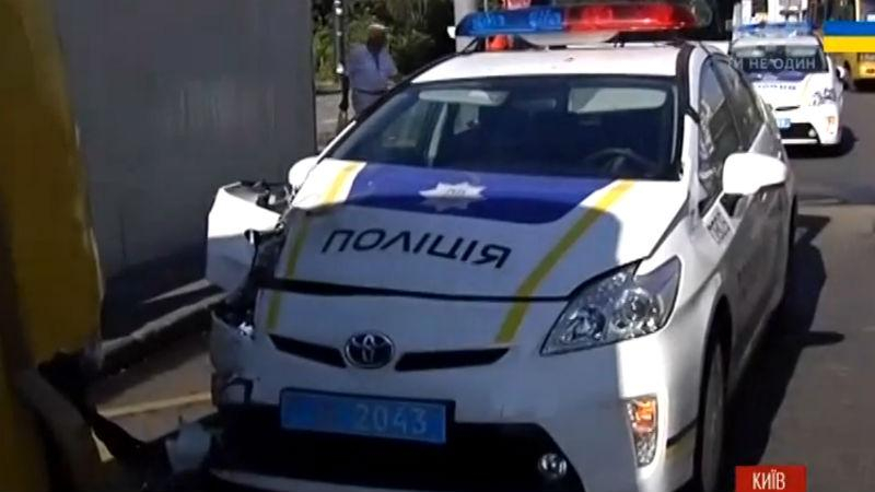 За ранок патрульні потрапили одразу у кілька аварій