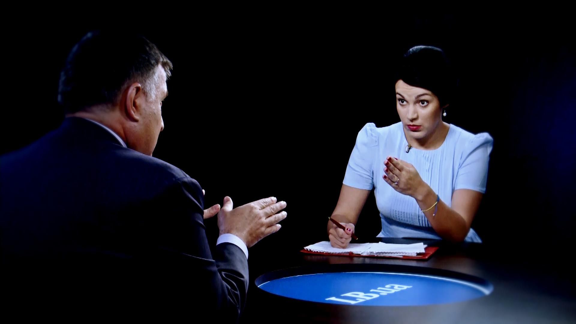 Аваков: Моє відомство ледь-ледь випливає із лайна Аваков: Моє відомство ледь-ледь випливає із лайна