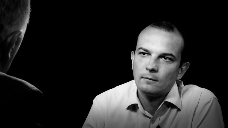 Об образовании, гражданстве и фамилии, — расскажет Соболев в программе "Диалоги"