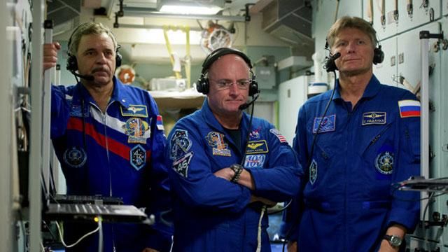 Російських космонавтів залишили без віз