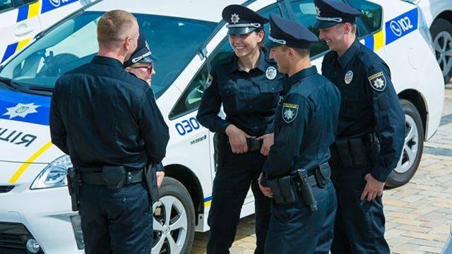 Аваков выгнал из милиции полковника и несколько майоров Аваков выгнал из милиции полковника и несколько майоров