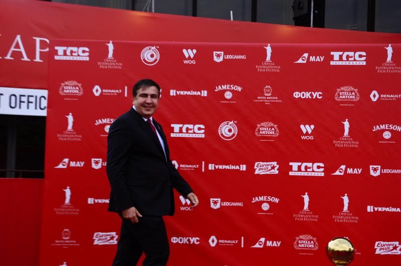 Червона доріжка в Одесі: зірки та політики з’їхалися на кінофестиваль Червона доріжка в Одесі: зірки та політики з’їхалися на кінофестиваль