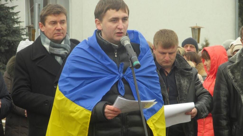 Журналиста, который боролся против "янтарной мафии", избили в Житомирской области Журналиста, который боролся против "янтарной мафии", избили в Житомирской области