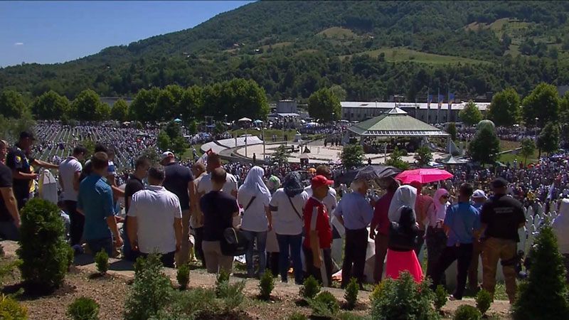 В Боснии вспоминают жертв геноцида В Боснии вспоминают жертв геноцида