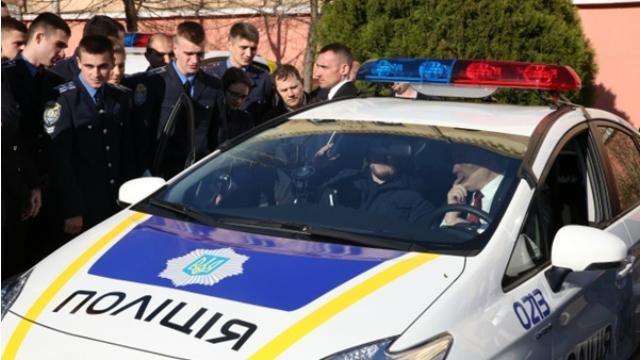 Порошенко показав відео про нову поліцію під драйвових Red Hot Chili Peppers Порошенко показав відео про нову поліцію під драйвових Red Hot Chili Peppers