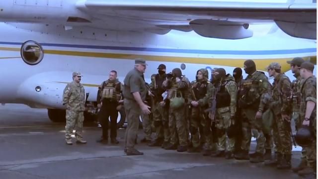 Озброєні до зубів нацгвардійці вирушили до Мукачевого Озброєні до зубів нацгвардійці вирушили до Мукачевого