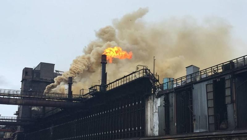 Завод в Авдеевке попал под обстрел: есть раненые работники Завод в Авдеевке попал под обстрел: есть раненые работники