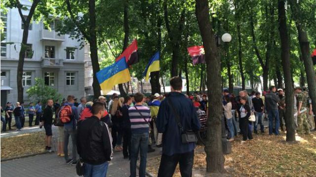 "Правый сектор" в Харькове провел ходу с требованием отставки Авакова