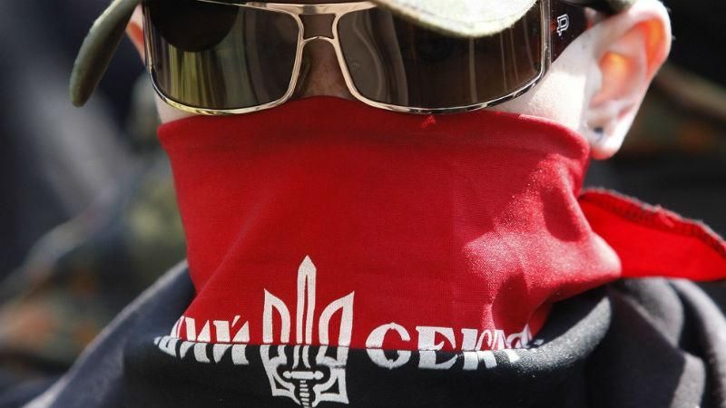 Twitter СНБО взломал "Правый сектор" и выдвинул там свои требования Twitter СНБО взломал "Правый сектор" и выдвинул там свои требования