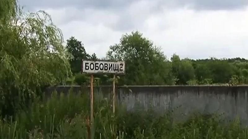 Село Бобовище очеплене: СБУ шукає бійців "Правого сектору"