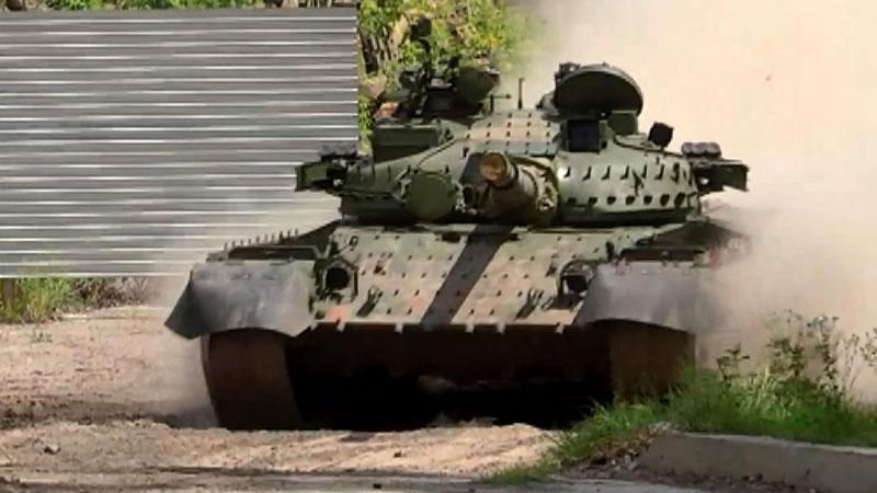 На радянські танки ставлять двигуни з вертольотів і відправляють в АТО На радянські танки ставлять двигуни з вертольотів і відправляють в АТО