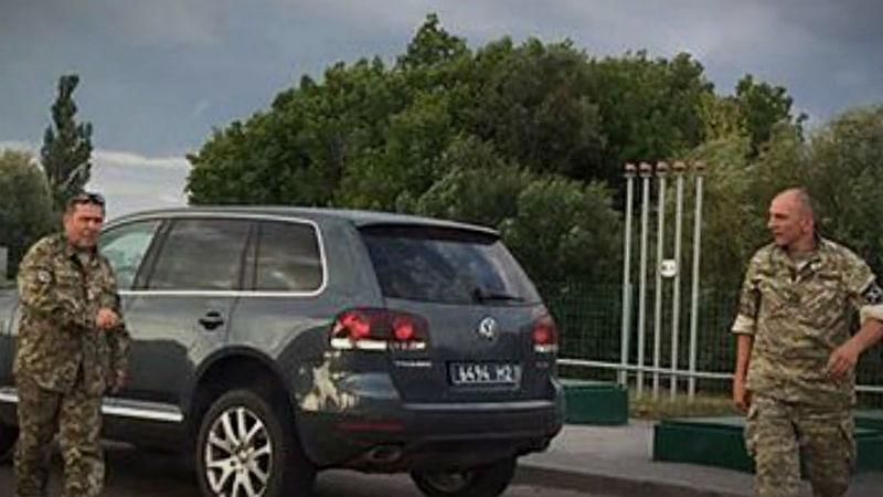 Військові побили волонтерку через фотографію Військові побили волонтерку через фотографію