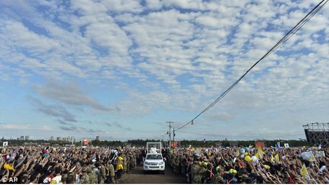 Водій Папи Римського прославився завдяки селфі з понтифіком 