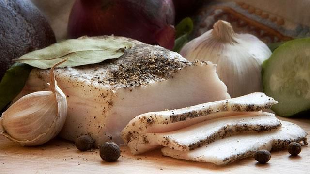 Пограничники не дали вывезти вкусную контрабанду из Украины Пограничники не дали вывезти вкусную контрабанду из Украины