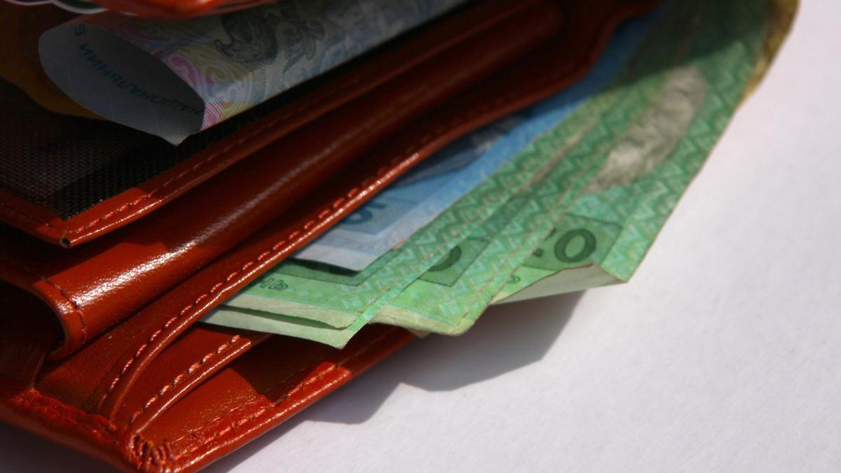 Украинцы стали покупать существенно меньше