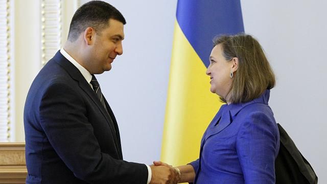 Пора іншій стороні виконувати мінські домовленості, — Нуланд Пора іншій стороні виконувати мінські домовленості, — Нуланд