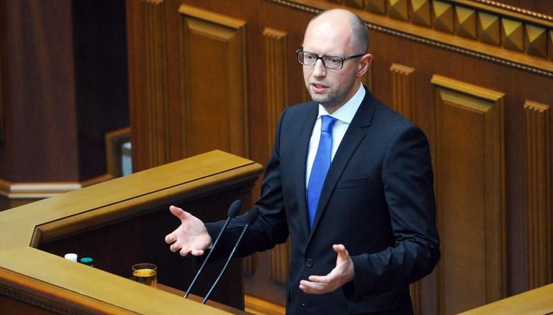 Яценюк решил передать британцам часть украинских таможен Яценюк решил передать британцам часть украинских таможен