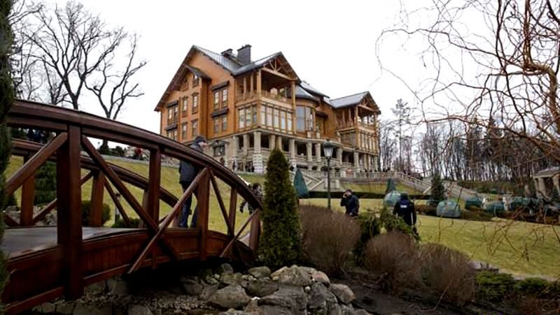 Печерский суд наложил арест на "Межигорье" Печерский суд наложил арест на "Межигорье"