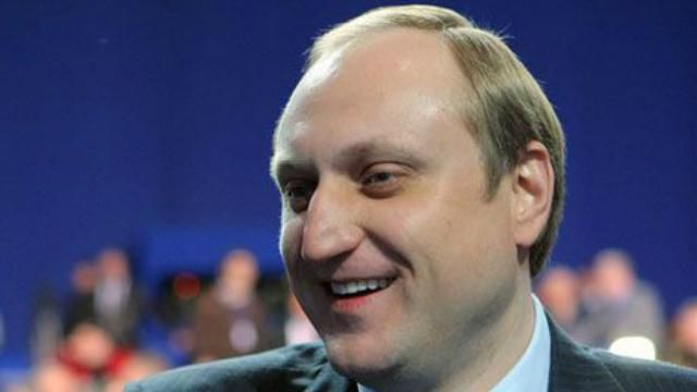 Пшонка-младший составил компанию отцу на сайте МВД Пшонка-младший составил компанию отцу на сайте МВД