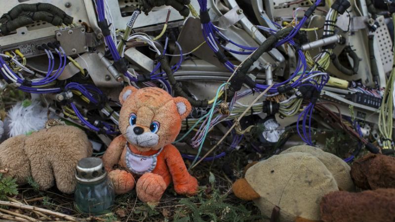 ТОП-новини. Вшанування жертв збитого Boeing 777, ефектне кнопкодавство у Раді ТОП-новини. Вшанування жертв збитого Boeing 777, ефектне кнопкодавство у Раді