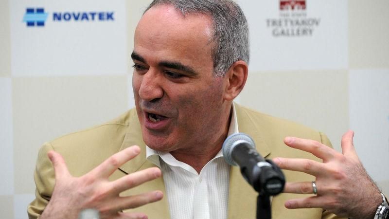 Путін переписує історію: із пам'яті викреслили досягнення Каспарова Путін переписує історію: із пам'яті викреслили досягнення Каспарова