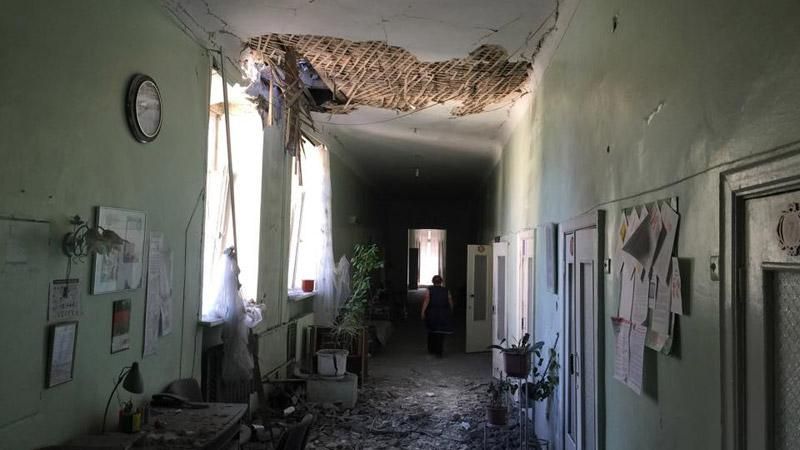 Бойовики перед російськими камерами обстріляли лікарню з пацієнтами