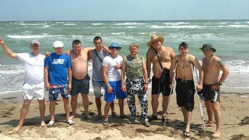 Відпочити від війни: волонтери влаштували творчу реабілітацію бійцям АТО Відпочити від війни: волонтери влаштували творчу реабілітацію бійцям АТО