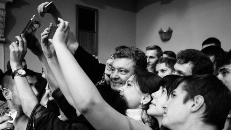 ТОП-10 незвичних селфі із відомими політиками ТОП-10 незвичних селфі із відомими політиками