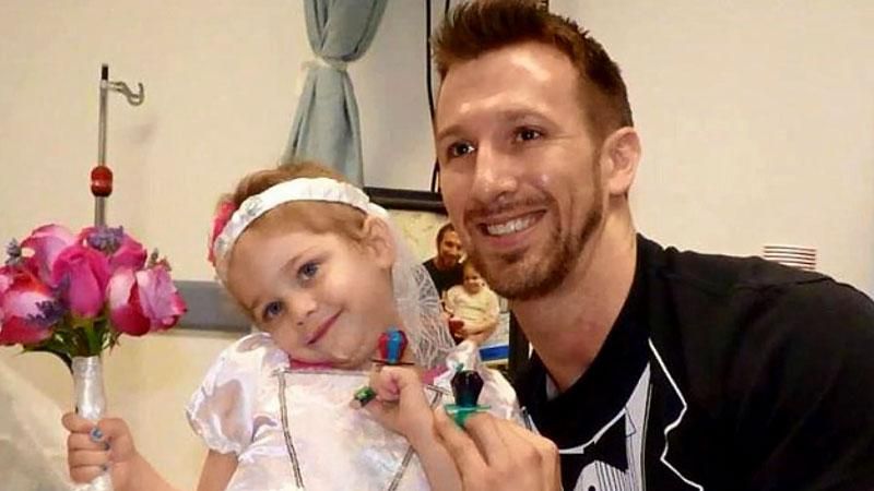 Медбрат одружився з 4-річною онкохворою дівчинкою Медбрат одружився з 4-річною онкохворою дівчинкою