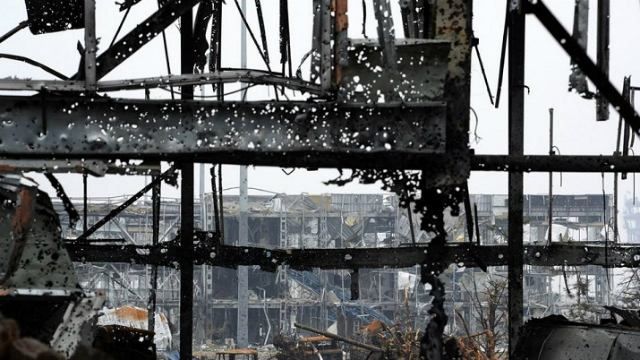 Як сьогодні виглядають руїни донецького аеропорту Як сьогодні виглядають руїни донецького аеропорту