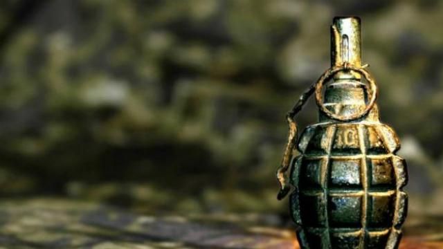 Украинский военный подорвался гранатой в Донецкой области Украинский военный подорвался гранатой в Донецкой области