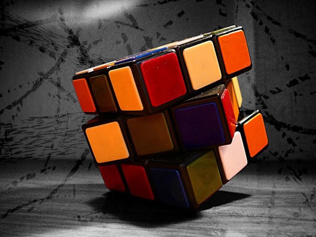 Юноша собрал кубик Рубика за почти 6 секунд