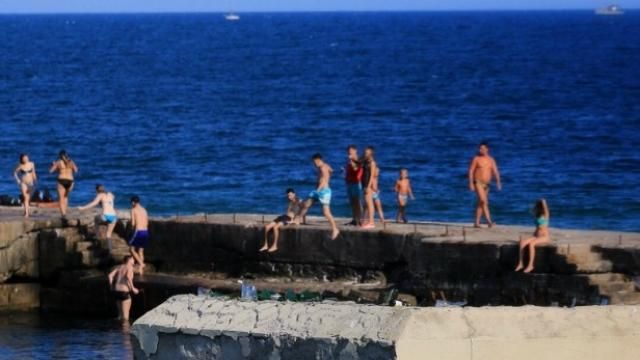 Саакашвілі взявся за одеські пляжі: відбирає в олігархів і віддає простим людям Саакашвілі взявся за одеські пляжі: відбирає в олігархів і віддає простим людям