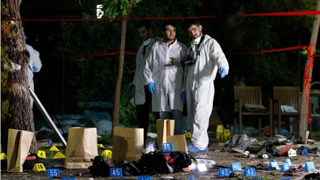 Теракт у Туреччині могла вчинити молода смертниця 