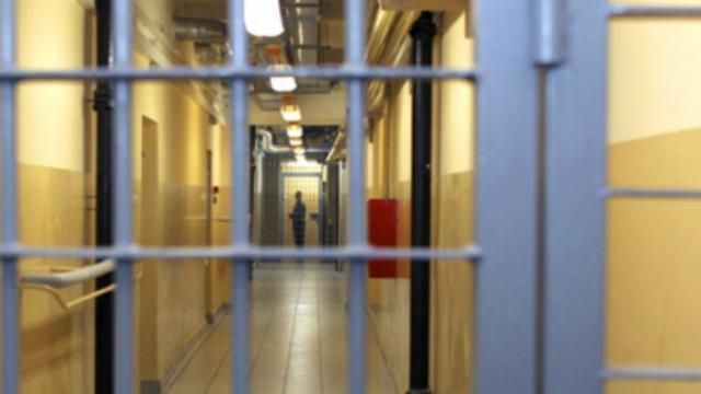 Скандального прокурора-взяточника снова арестовали и увеличили сумму залога Скандального прокурора-взяточника снова арестовали и увеличили сумму залога