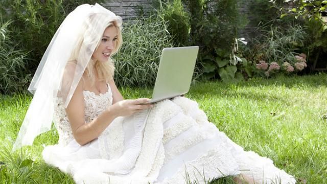 Відтепер нареченим не треба вистоювати довжелезні черги в РАЦСах Відтепер нареченим не треба вистоювати довжелезні черги в РАЦСах