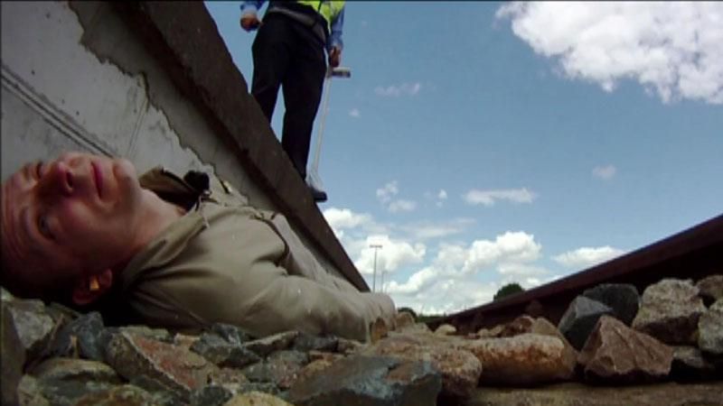 Хлопець дивом врятувався після падіння під поїзд Хлопець дивом врятувався після падіння під поїзд