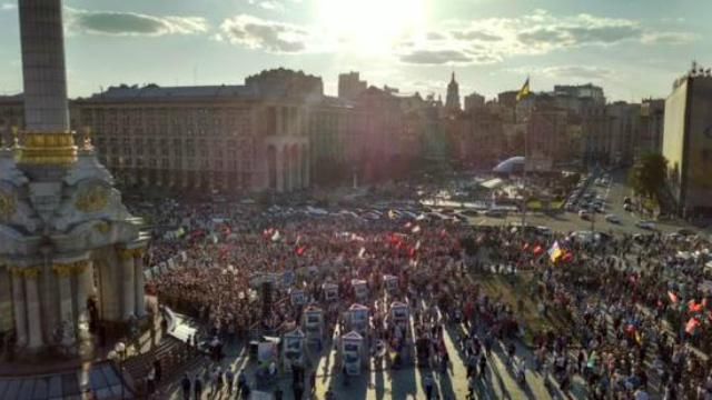 ТОП-новини. "Правий сектор" висунув вимоги, в Чернігові побили Дурнєва