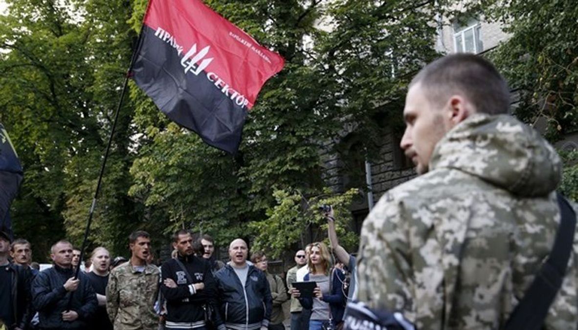 "Правый сектор" готовит во всех регионах штабы по реализации референдума "Правый сектор" готовит во всех регионах штабы по реализации референдума