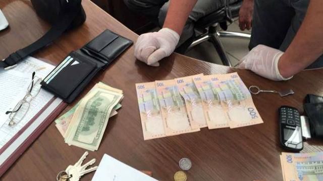 Высокопоставленные ГАИшники погорели на взятке Высокопоставленные ГАИшники погорели на взятке