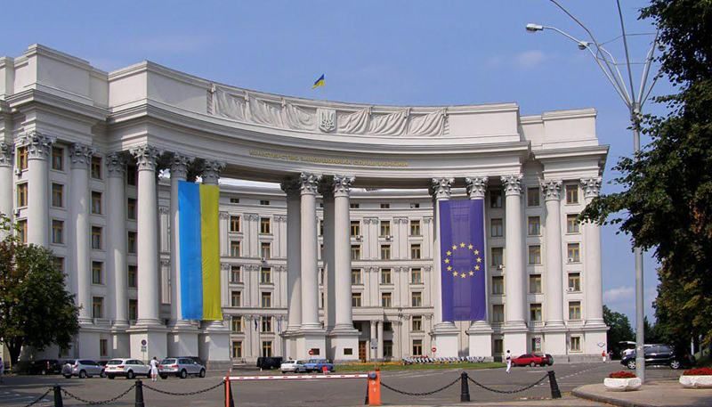 Україна покарає французьких депутатів за поїздку до Криму Україна покарає французьких депутатів за поїздку до Криму