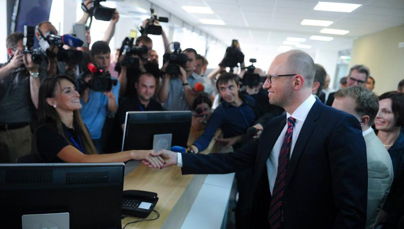 Это первый шаг в полной реформе полицейского сервиса, — Яценюк на открытии офиса патрульных