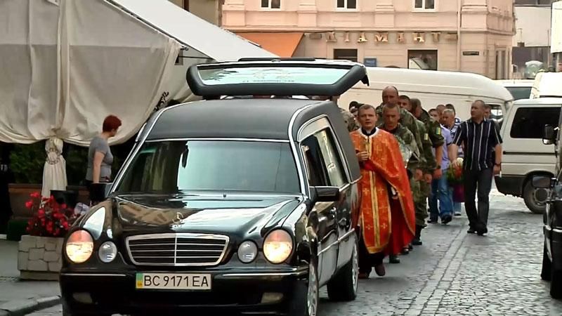 Загиблого під Дебальцевим бійця не могли поховати півроку