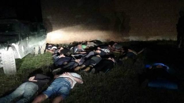 Нічний "улов" СБУ: 21 вантажівка контрабанди і десятки затриманих Нічний "улов" СБУ: 21 вантажівка контрабанди і десятки затриманих