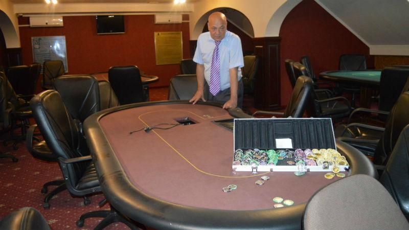 Москаль працює. Він закрив підпільне казино у центрі Ужгорода Москаль працює. Він закрив підпільне казино у центрі Ужгорода