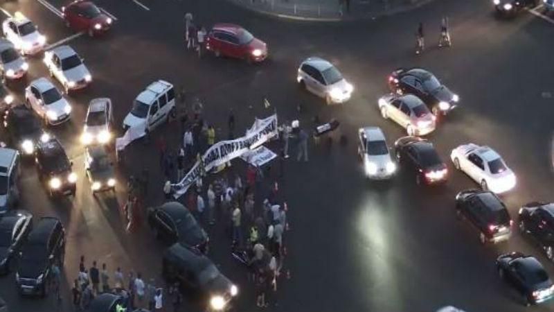 Пікет на Хрещатику спричинив ДТП Пікет на Хрещатику спричинив ДТП