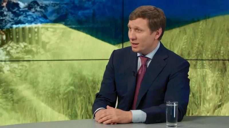 Таракан с автоматом остается тараканом, — активист о боевиках Таракан с автоматом остается тараканом, — активист о боевиках