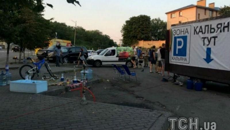 "Кальян тут" – військові комісари приманюють "мажорів" "Кальян тут" – військові комісари приманюють "мажорів"