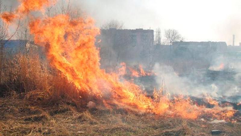 Терористи ледь не спалили селище на Донеччині