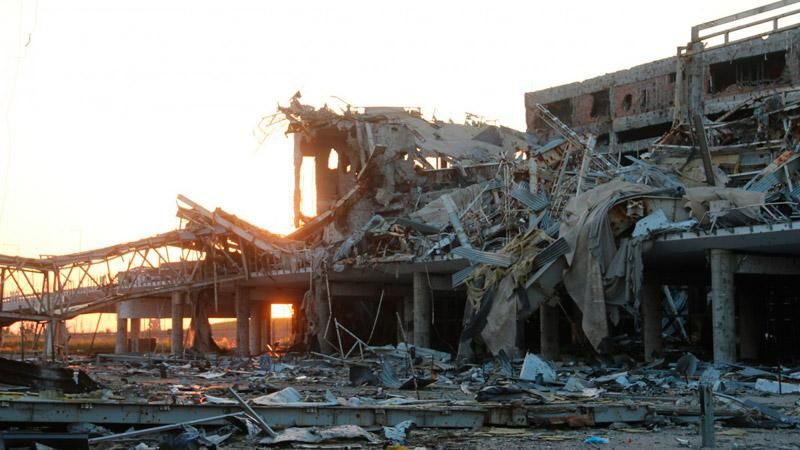 Скандальний журналіст розгулює донецьким аеропортом Скандальний журналіст розгулює донецьким аеропортом